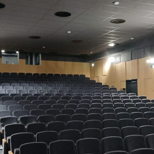 Den otevřených dveří v novém divadle