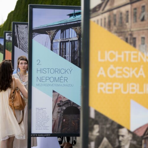 Lichtenštejnové a Česká republika: výstava na náměstí nabídne cestu historií i současností